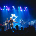 La Bersuit tocando en un teatro vorterix repleto.